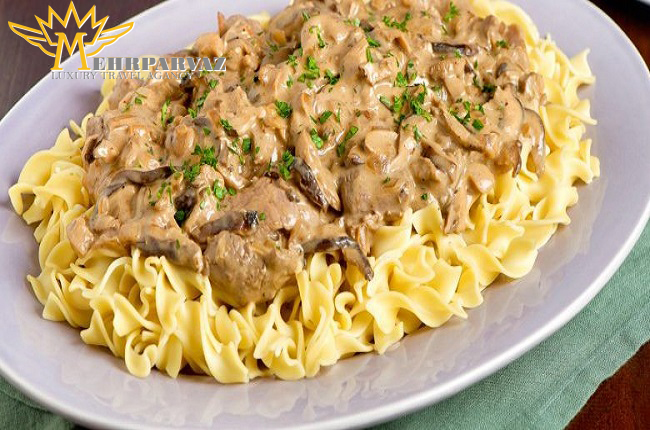 بیف استراگانوف روسی (Beef Stroganoff)