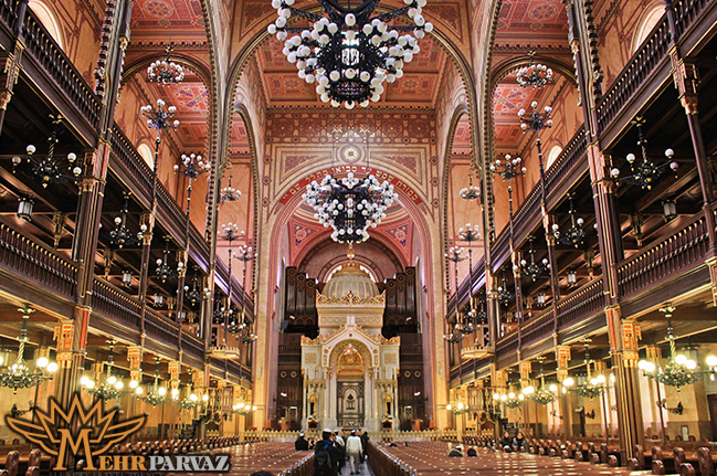 در بوداپست می توانید از دومین کنیسه (پرستشگاه یهود) بزرگ دنیا دیدن کنید