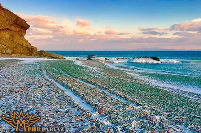چرا ساحل شیشه های رنگی روسیه در حال از بین رفتن است
