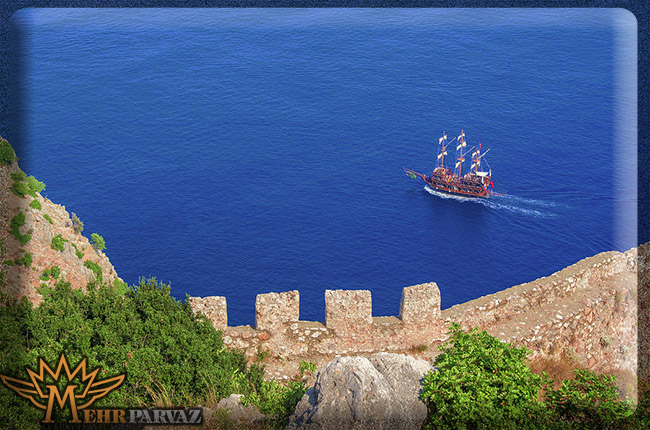 نمای زیبا از قلعه آلانیا و دریای مدیترانه