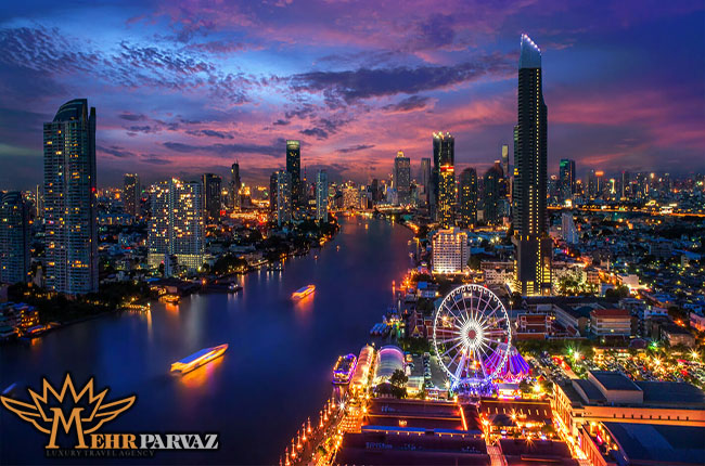نمای شب شهر بانکوک تایلند میان آسمان خراش ها 