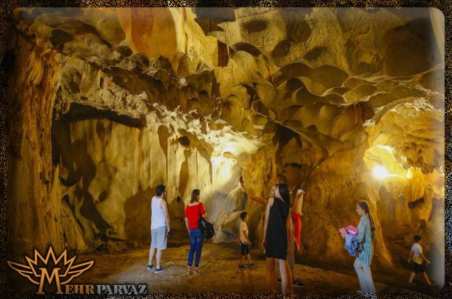 گردشگران غار کرائین آنتالیا